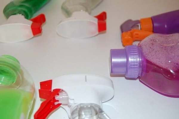 Quels sont les produits naturels et écologiques pour nettoyer sa maison ? Les meilleurs choix pour un ménage sain et respectueux de l'environnement