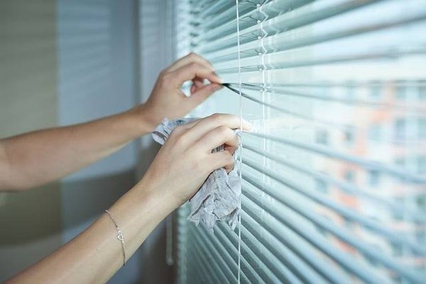 Comment nettoyer efficacement les différentes surfaces de sa maison ?